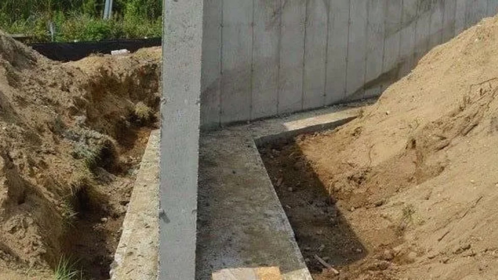 Retaining Wall Footing Design