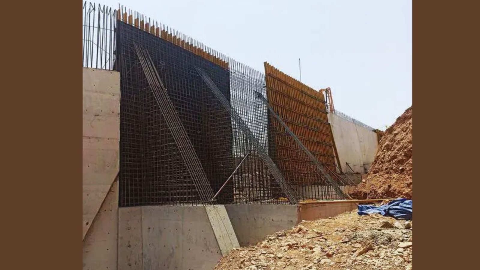 Anchored and Counterfort Wall Footings