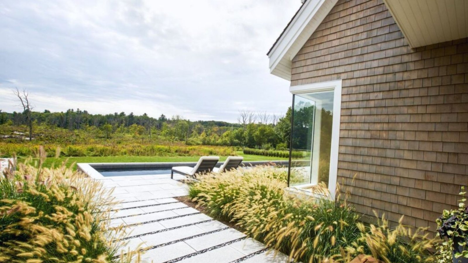 What Is Minimalist Landscape Design